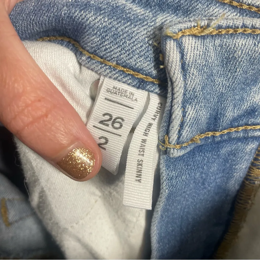 LOFT Curvy High Rise Skinny Jeans - Image 9