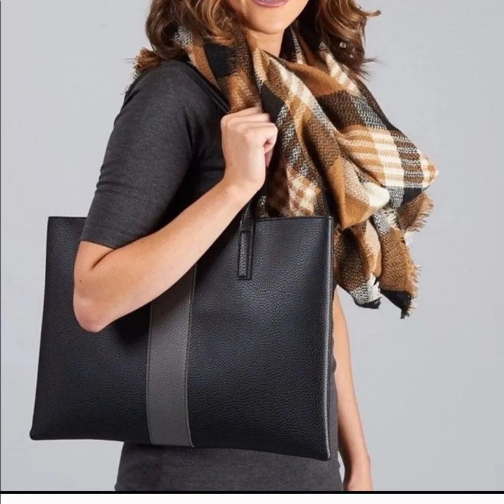 Vince Camuto Black Pebbled Faux Leather Tote Bag - Image 3