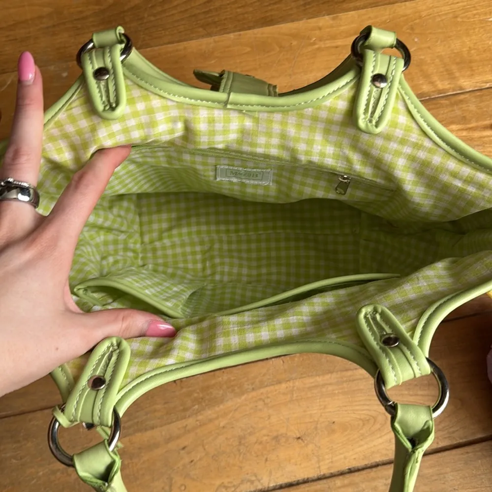 Maggi B Green and Tan Woven Tote Bag - Image 9