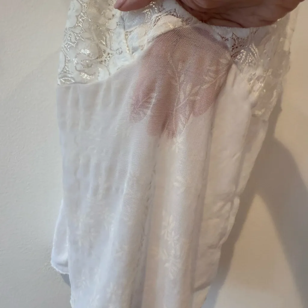 Rampage sheer Cream Lace Camisole top - Image 3