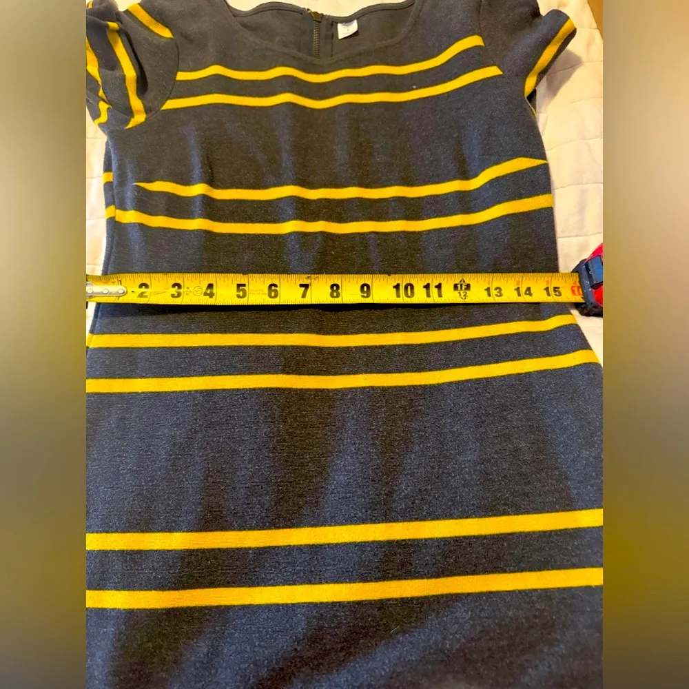 Old Navy  Gray and Yellow Dress - Image 3