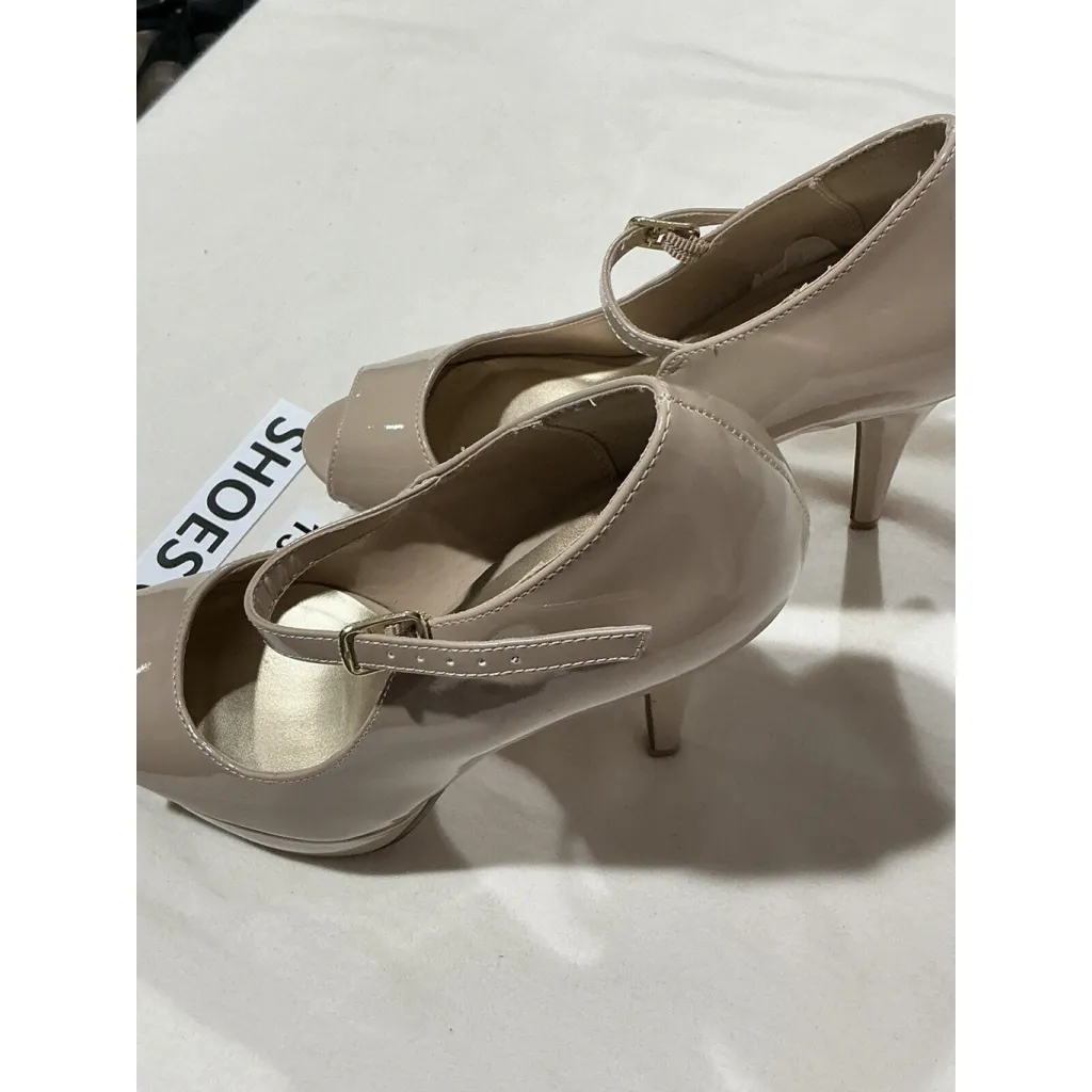 Woman’s Charlotte Russe Patent Leather Platform Heel Peep Toe Beige Shoe 10 - Image 3