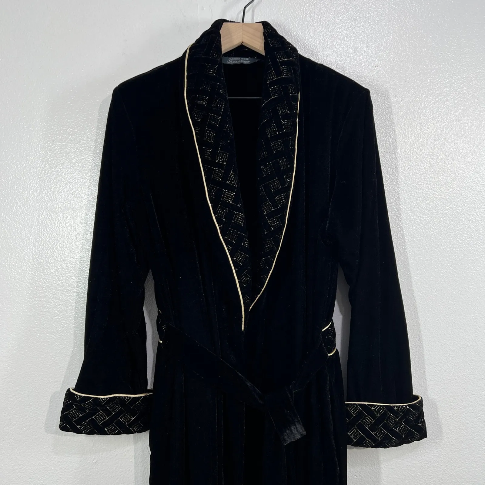 Jasmine Rose Signature Velvet Robe Large Black Gold Trim Long Lounge‎ Womens - Image 8