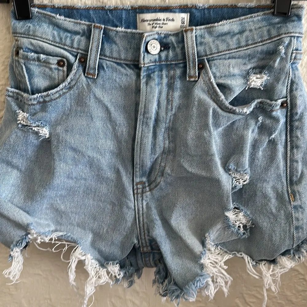 Abercrombie & Fitch Curve Love 4” Mom Shorts High Rise Light Wash Distressed 24 - Image 2