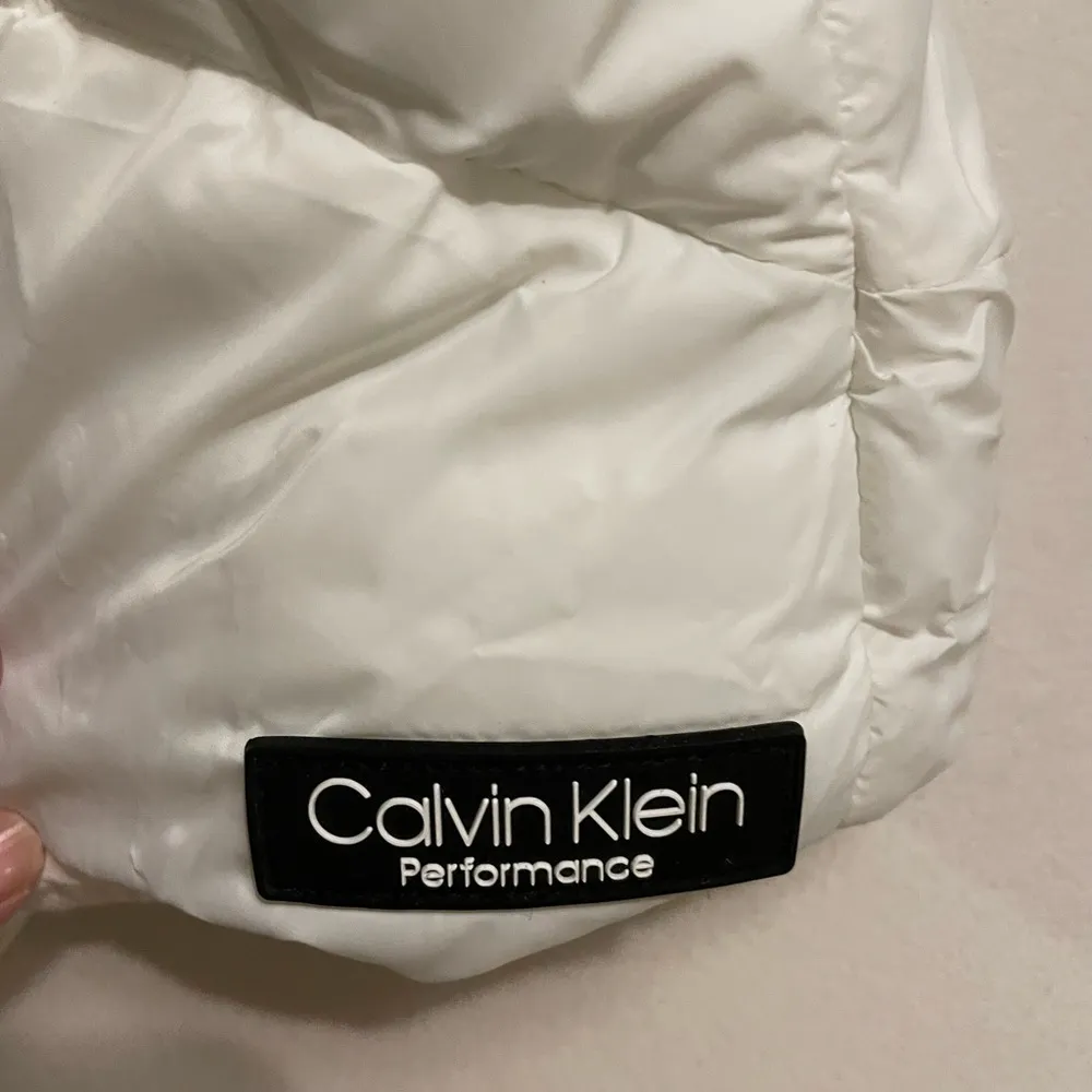 NWOT Calvin Klein Puffer Vest Hooded Jacket Black Accent Size XL - Image 13