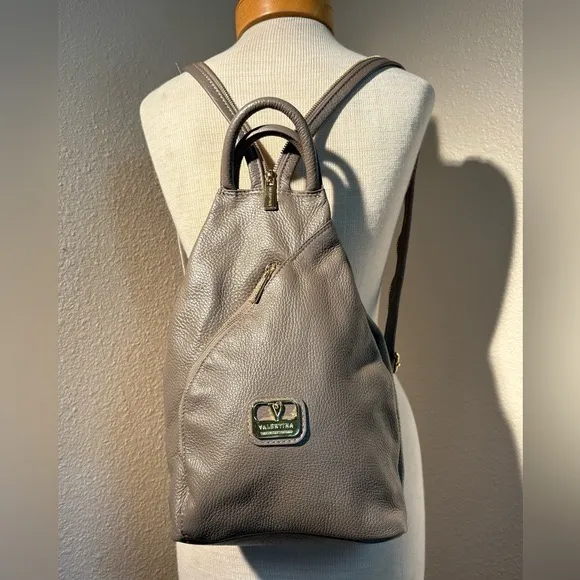 VALENTINA MULTIFUNCTIONAL TAUPE BACKPACK
SLING BAG Tan - Image 9