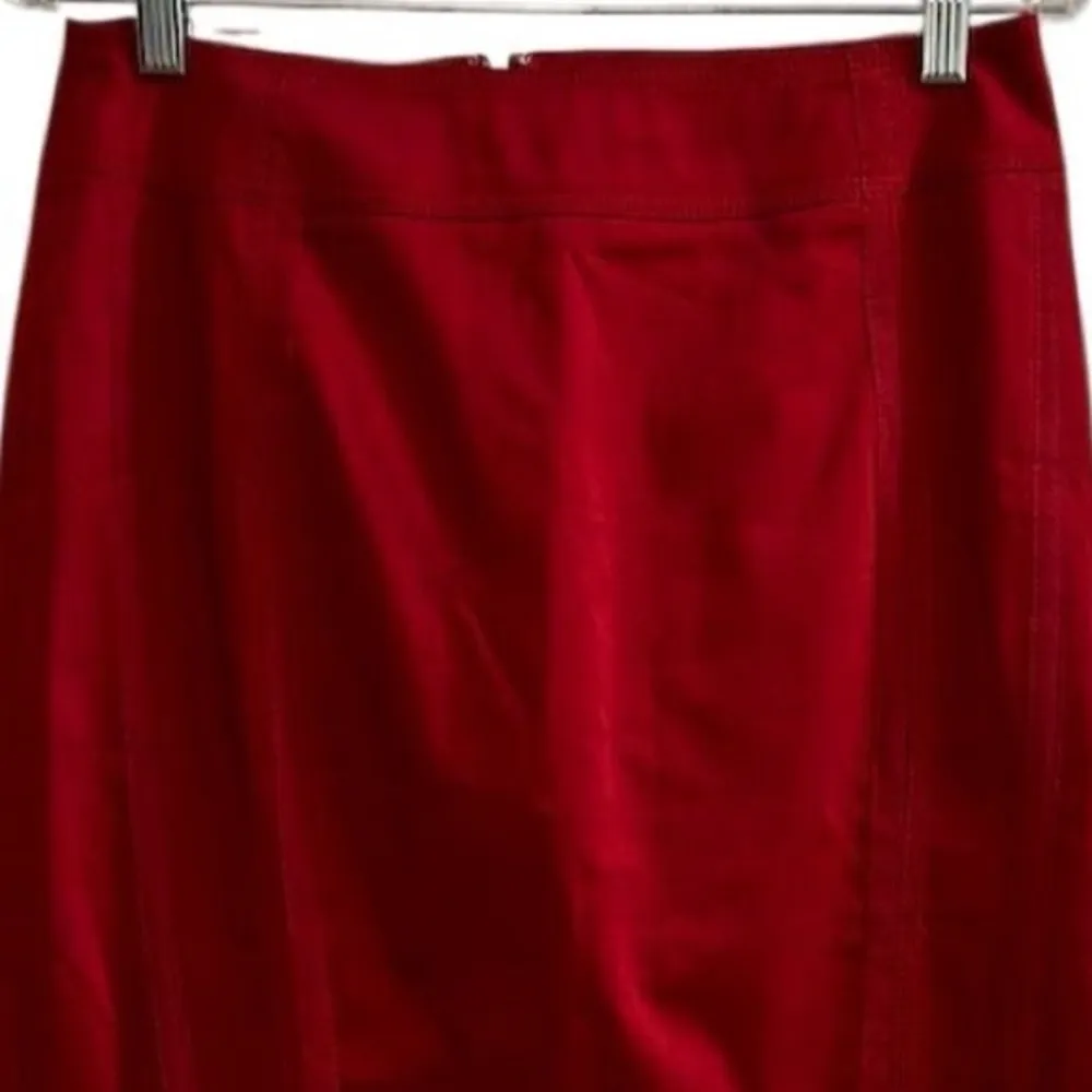 White House Black Market Women's Deep Red Satin Pencil Skirt Size 8 - Image 2