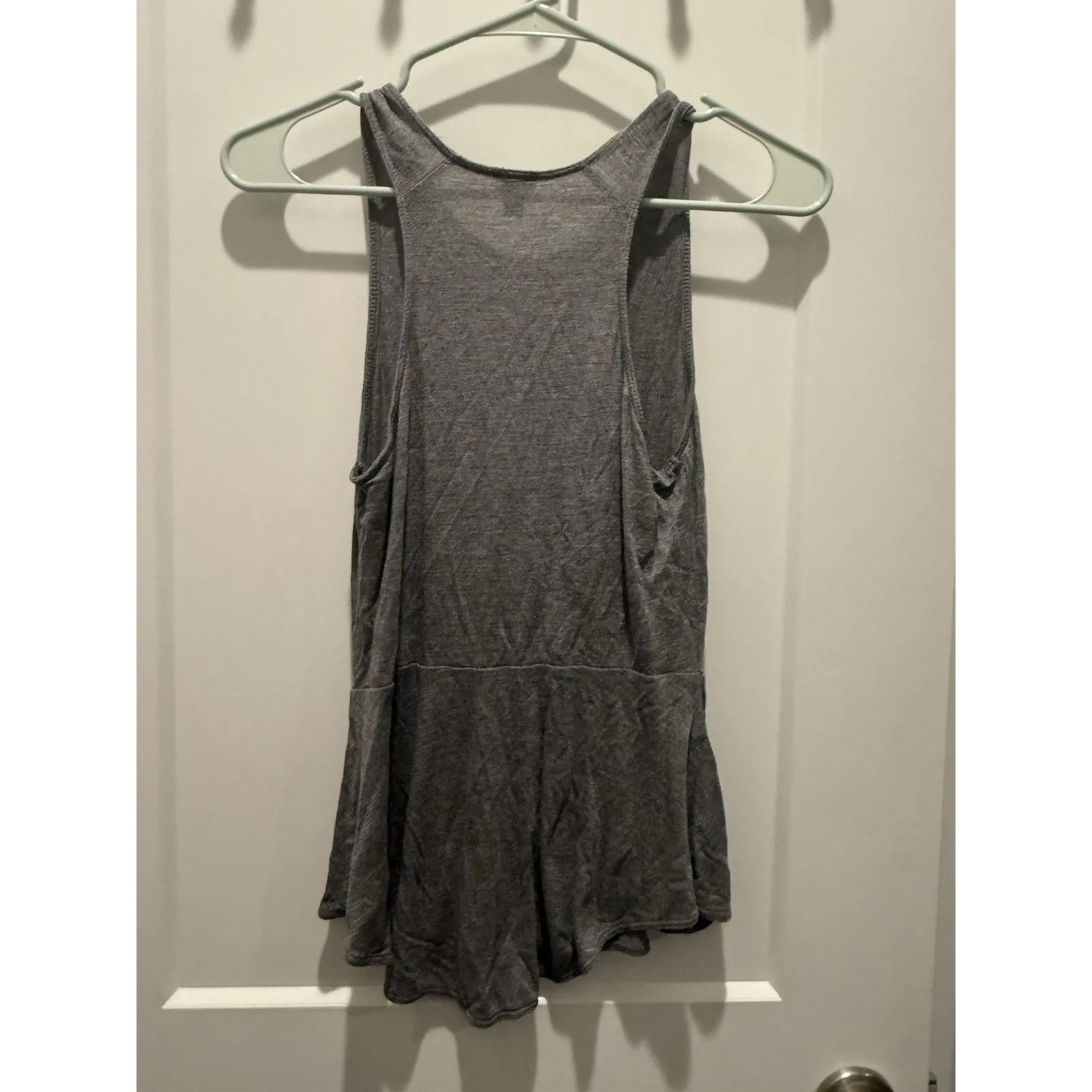 Aritzia Tank Top Womens XS Extra Small Gray Wilfred Free Sleeveless Peplum - Image 3
