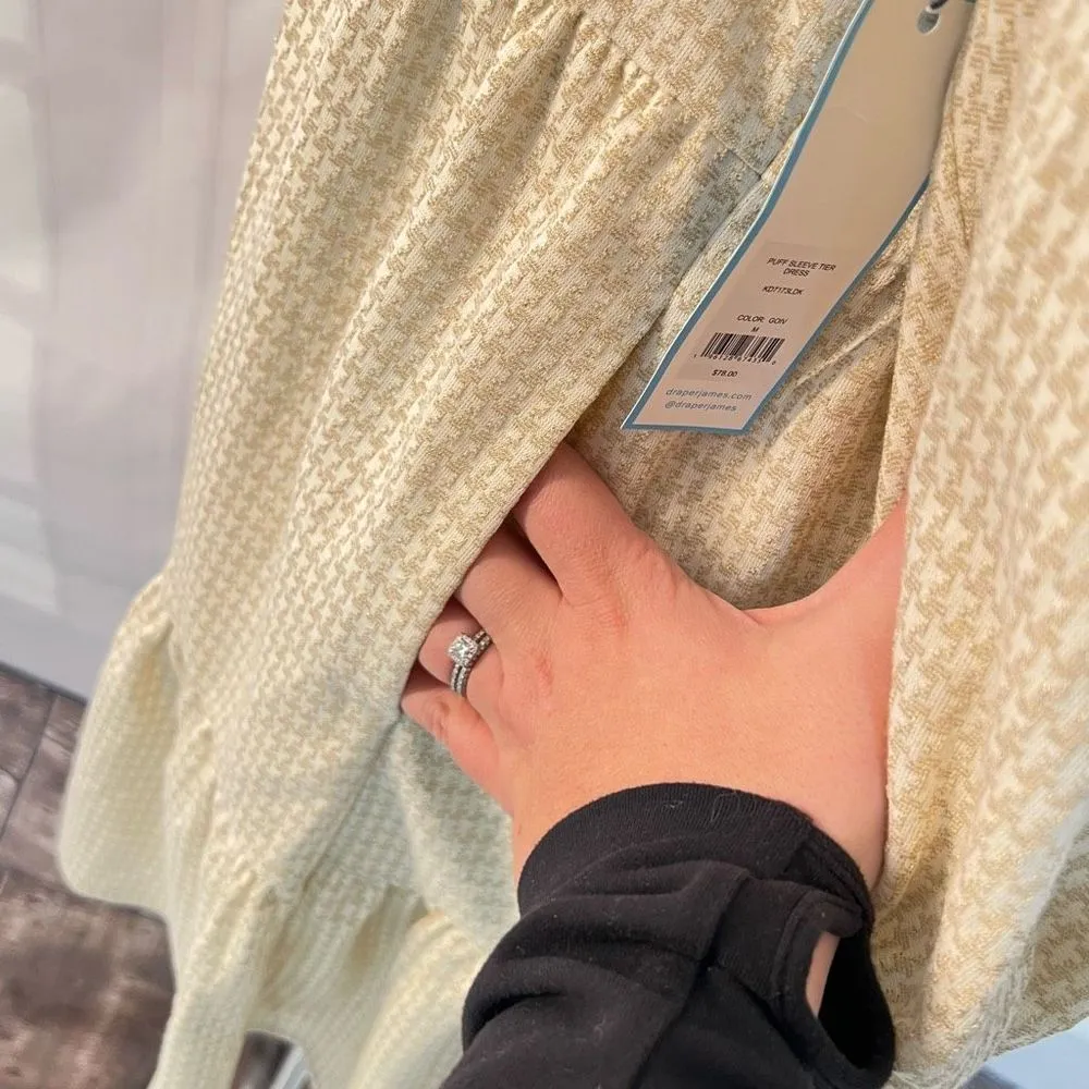 Draper James NWT cream and gold puff sleeve tiered dress size medium - Image 9