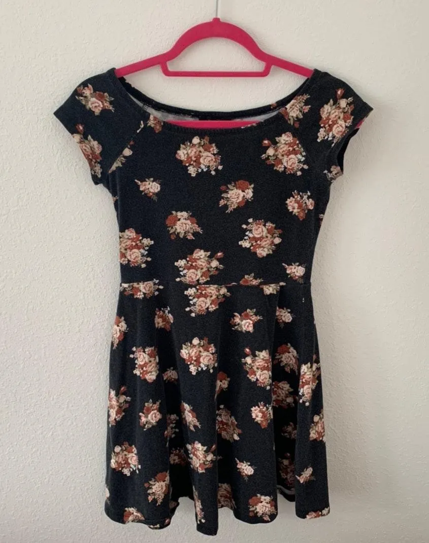 Forever 21 Floral Skater Dress - Image 6