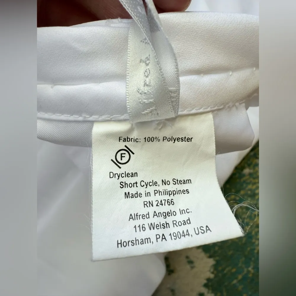 Y2K Alfred Angelo strapless lace overlay wedding dress with maxi pearl bow veil - Image 5