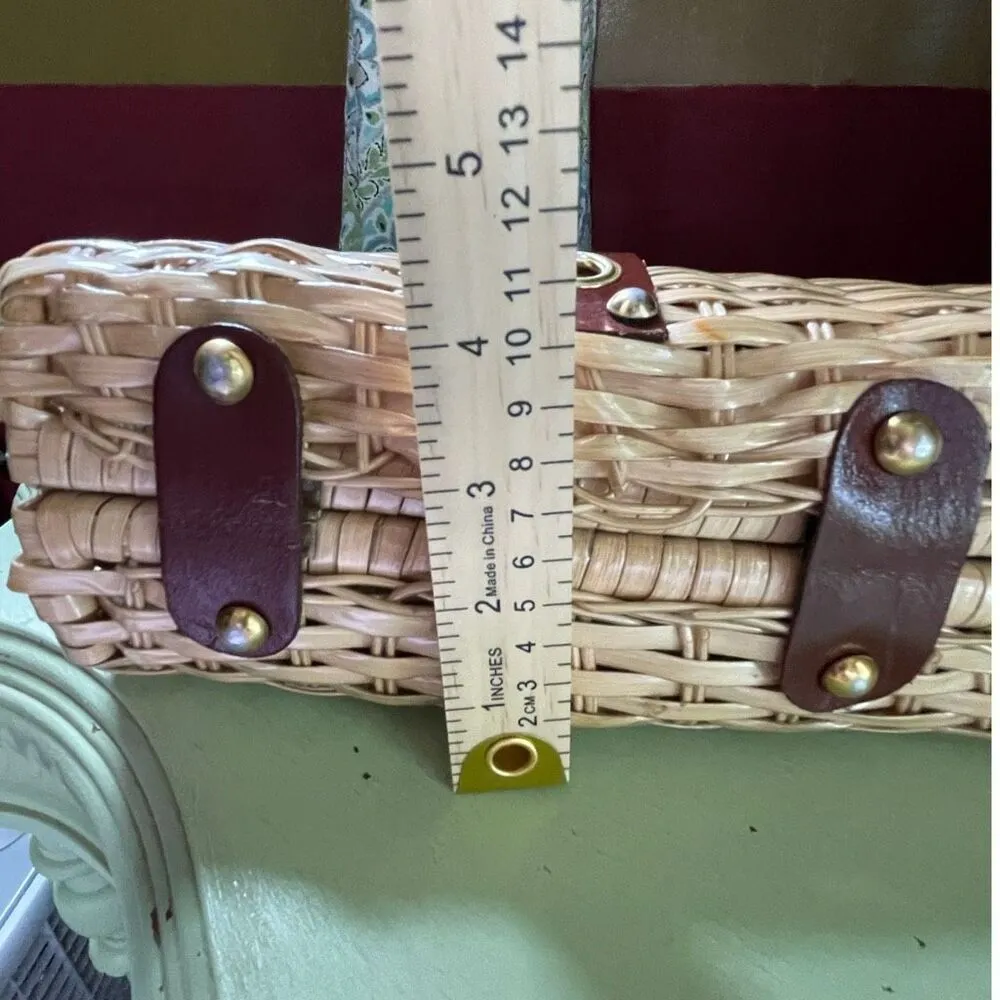 Vintage Hong Kong woven vinyl leather trim twist lock satchel. Tan - Image 6