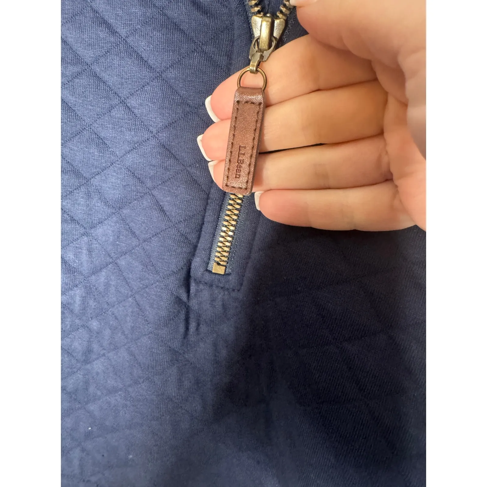 L.L. Bean Woman's Navy Blue Quilted Quarter Zip Pullover Size XL Pet - Image 5