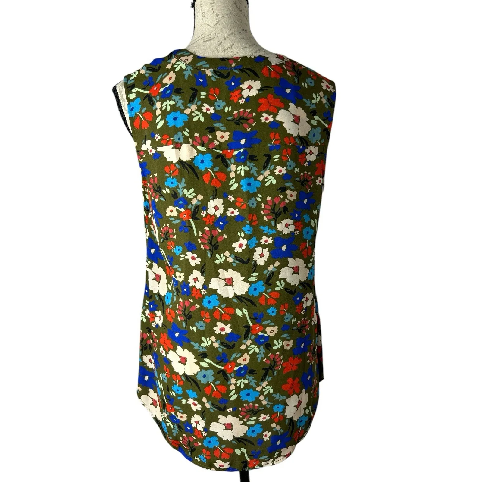 Cabi‎ Wild Flower Tank Top Sleeveless Womens Small V Neck Floral 3981 - Image 2