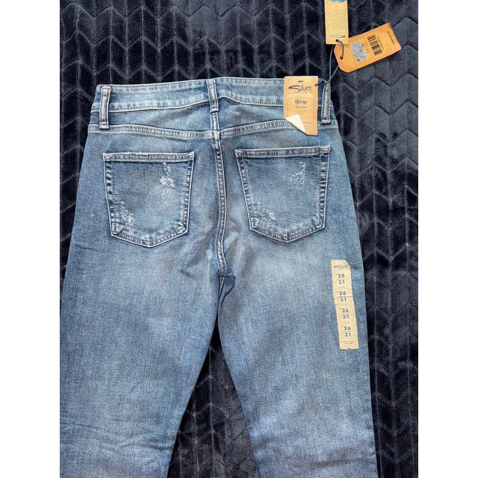 Silver Jeans Avery Slim Boot Cut Distressed Split Hem Jeans‎ Size 26 NWT - Image 6