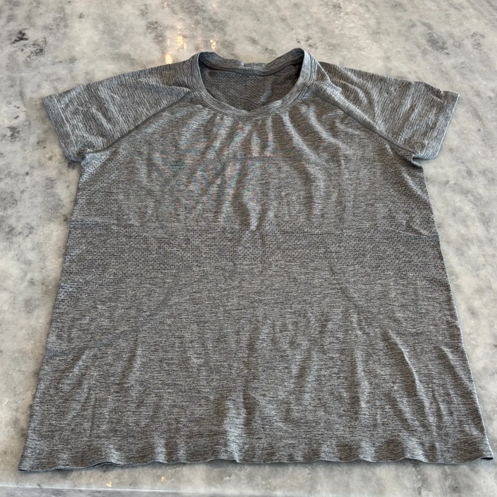 Lululemon Swiftly Tee Gray Size 10 - Image 2