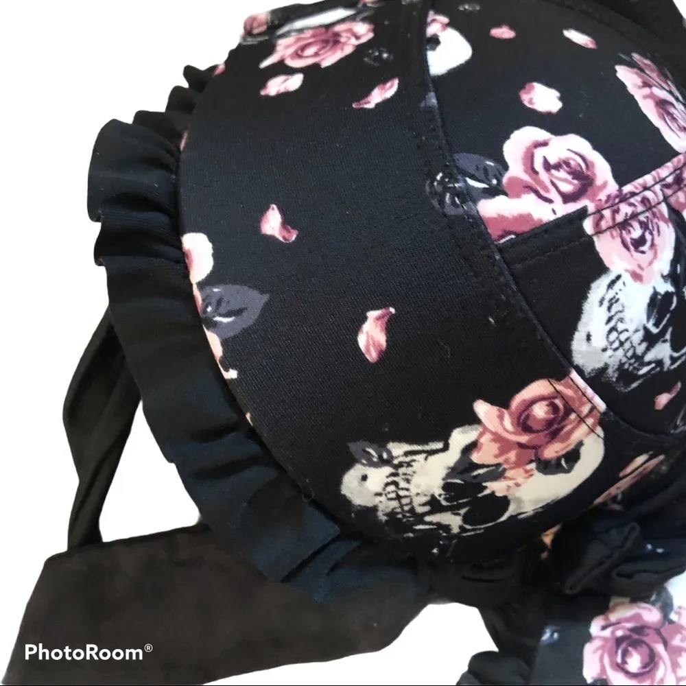 Skulls & Roses Black Ruffle Bikini Swim Top Sz. S  Beach Babe - Image 5