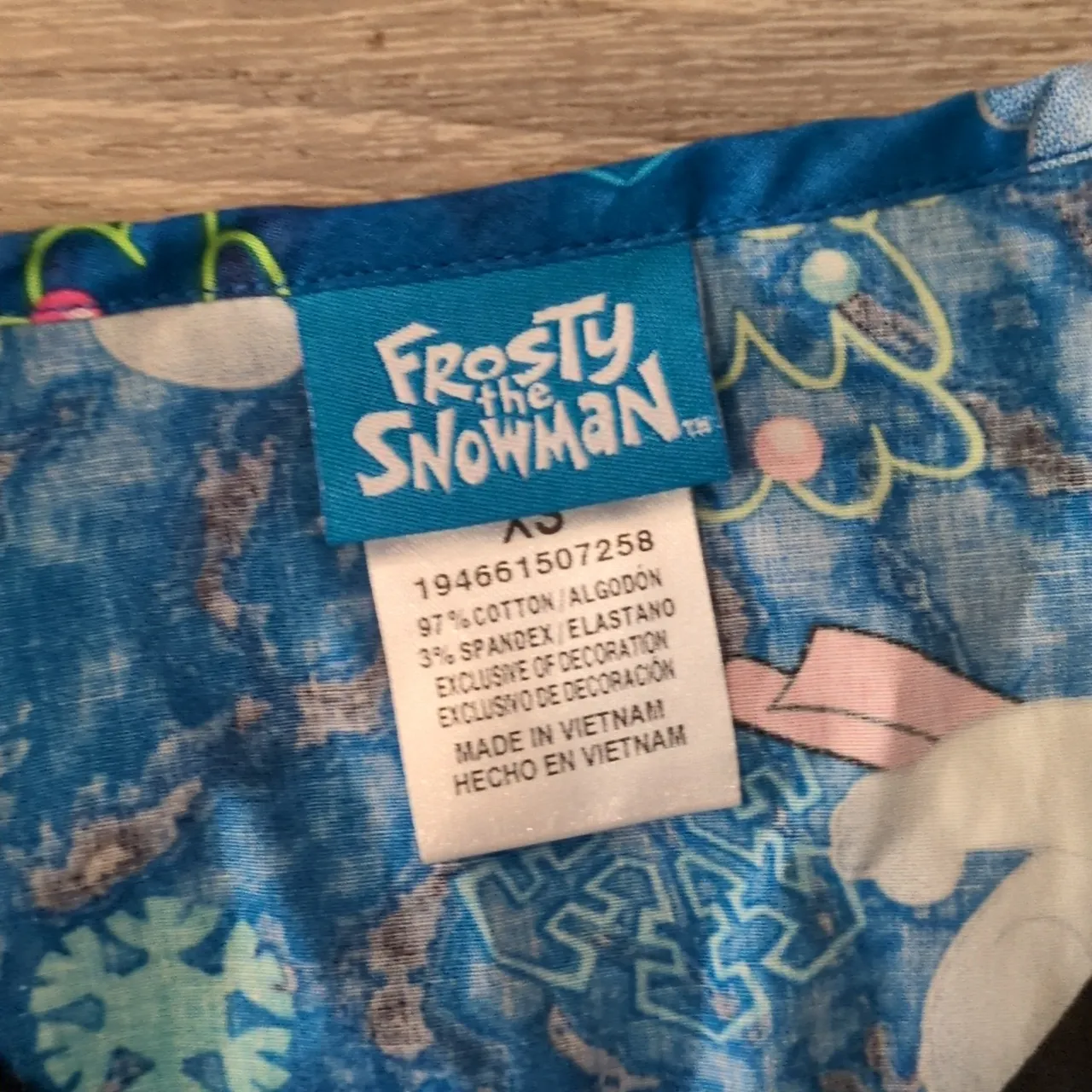 Warner Bros. Frosty The Snowman Tooniforms Scrub Top Size XS Red - Image 3