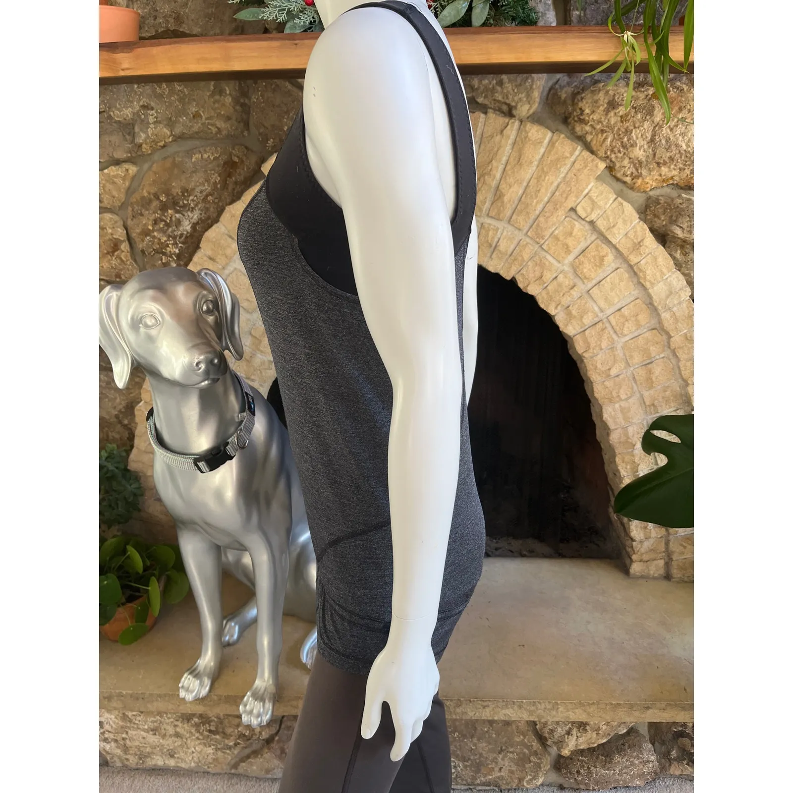 Lululemon Run For Your Life Gray Black Built In Bra Tank Top Women’s Size 6 - Image 3