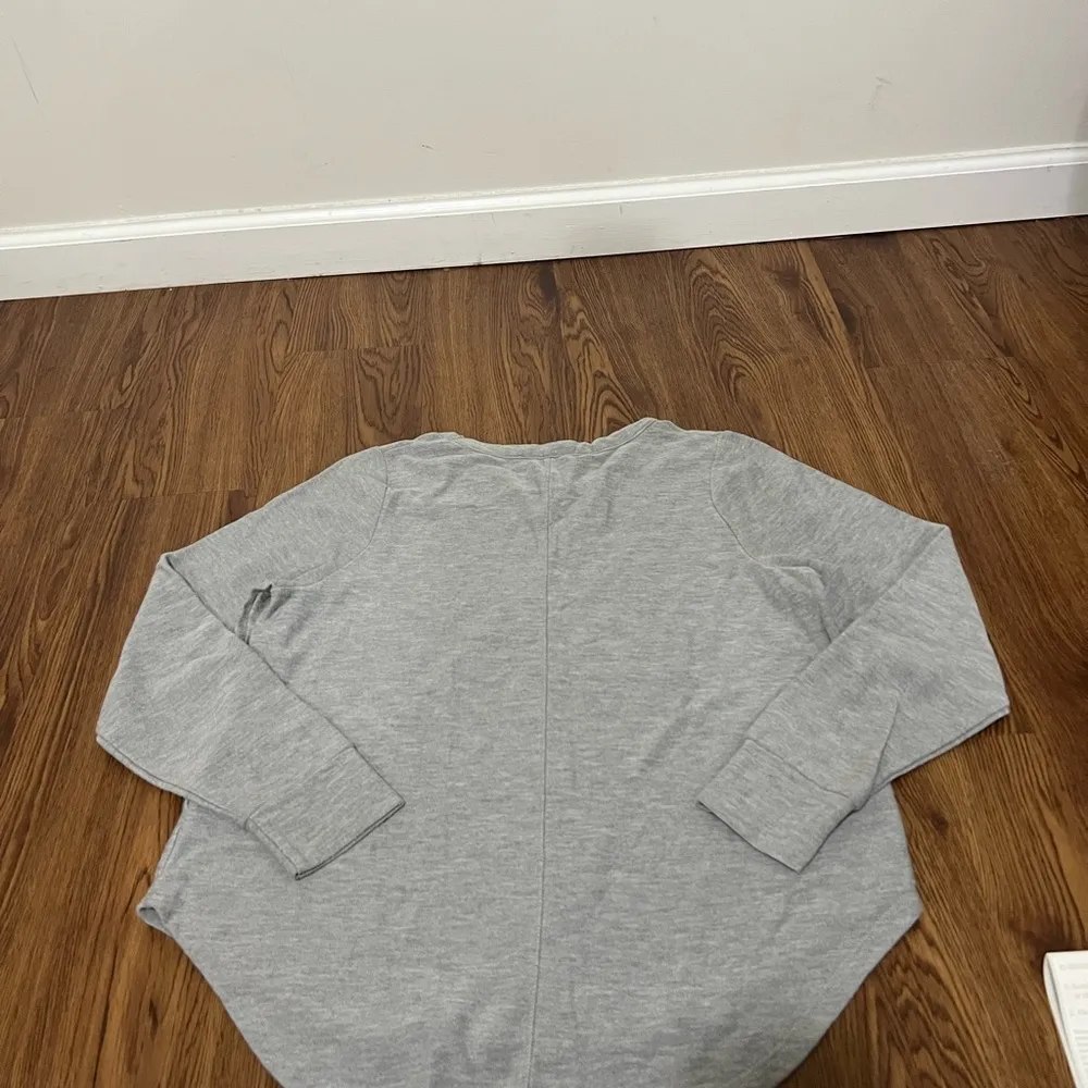 Chaser Gray Rainbow Weekend Sweatshirt Size Medium - Image 7