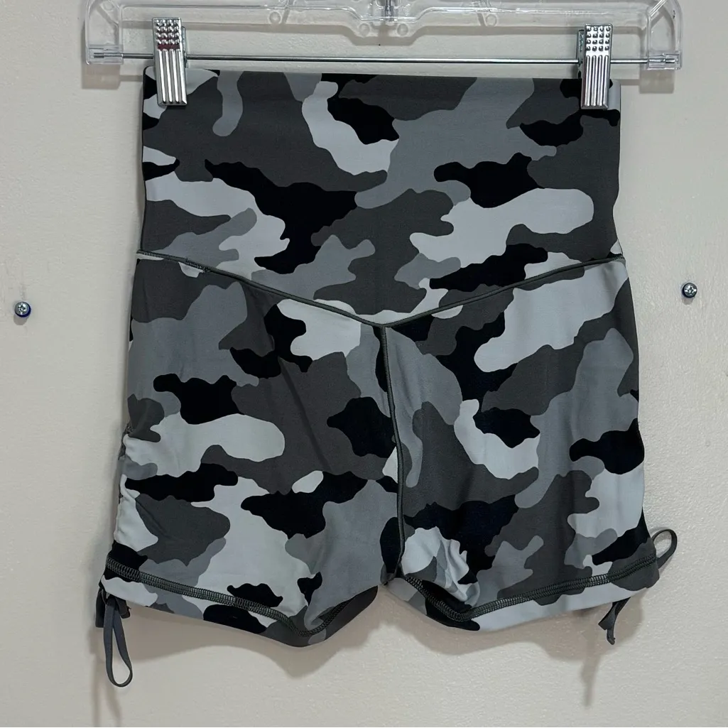 Aerie Offline 2‎ piece athletic set Gray Camo small top medium bottoms - Image 8