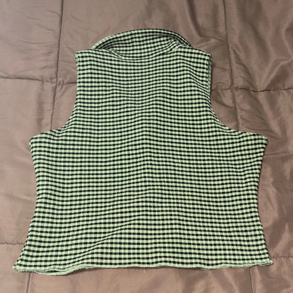 Dazy Sleeveless Green and Black Checkered Blouse Size M - Image 2