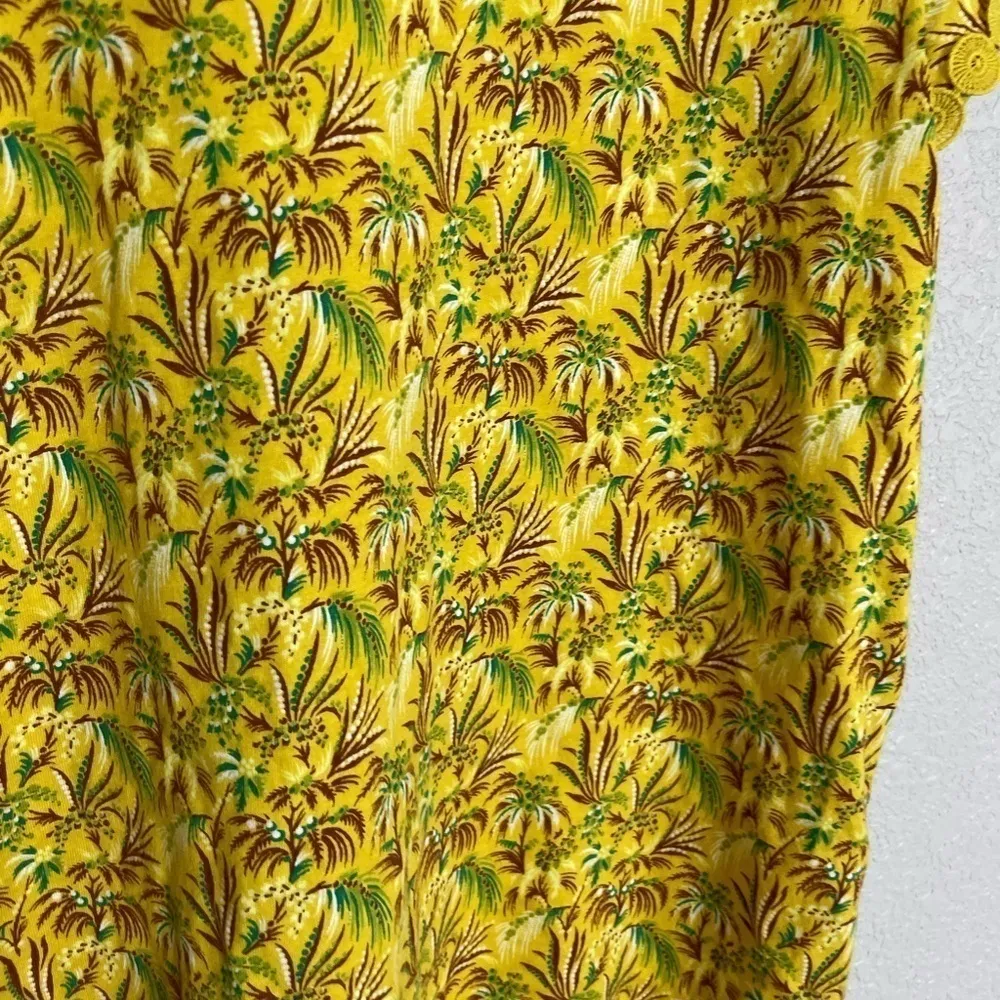 Ann Taylor Yellow Floral T Short Embroidered Trim Sleeve XS - Image 4