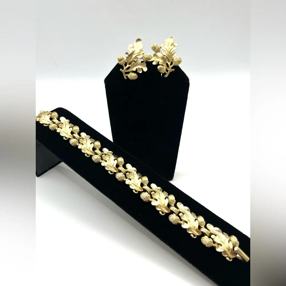Vintage Crown Trifari Acorn and Oak Leaf Bracelet Earrings Set Alfred Philippe - Image 5