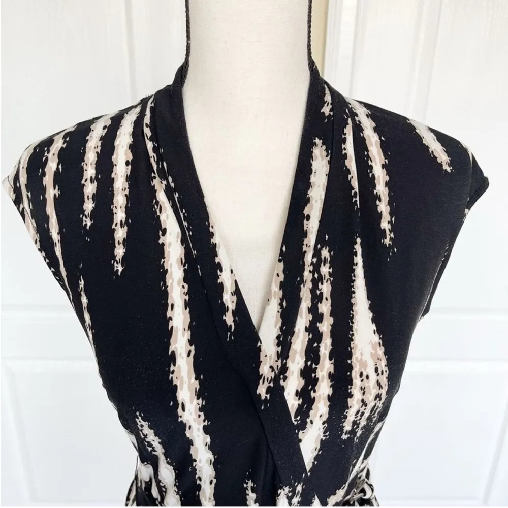 Dana Buchman stylish belted criss cross front v-neck dress tunic - Image 3