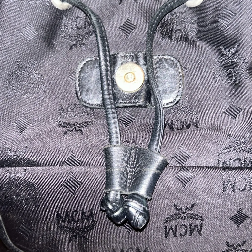 Vintage Black and Gold Hardware Jacquard Classic Drawstring Nylon Backpack - Image 9