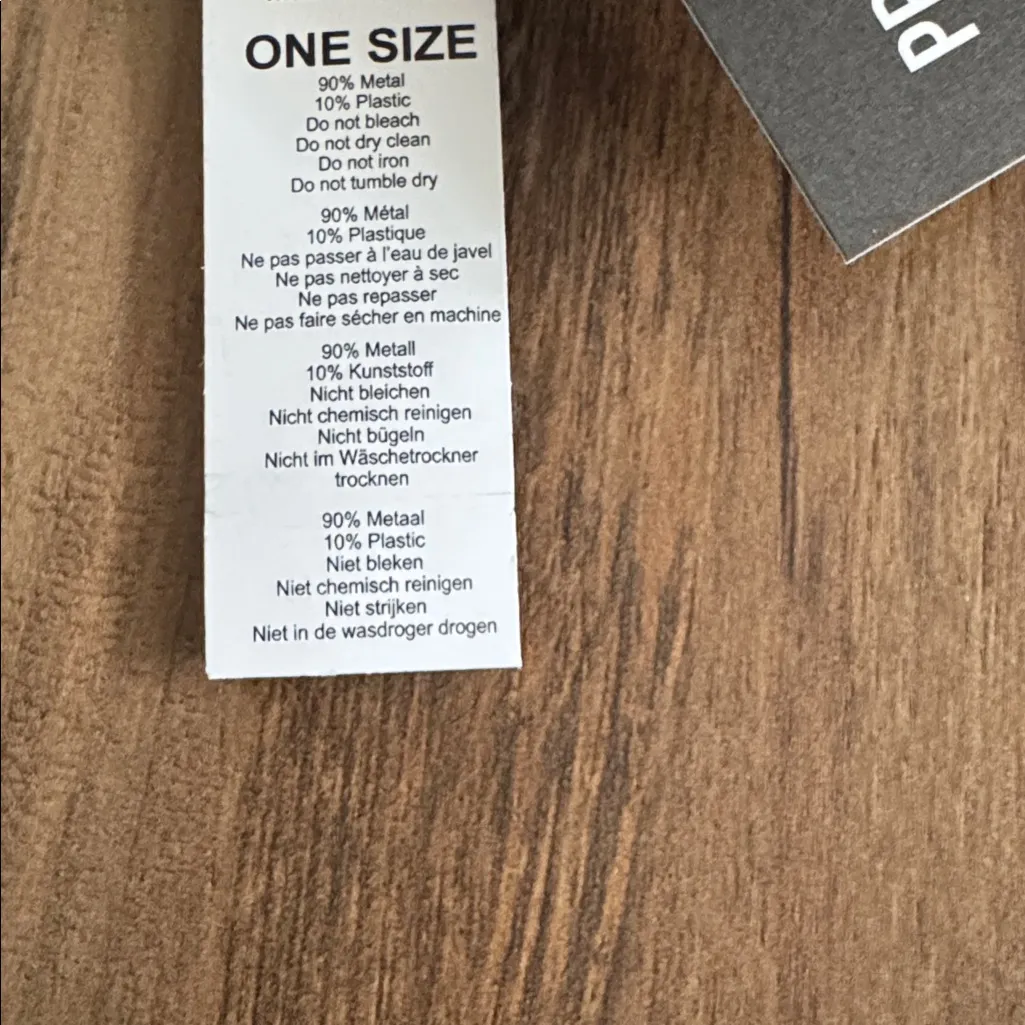 PrettyLittleThing Black Sunglasses - Image 6