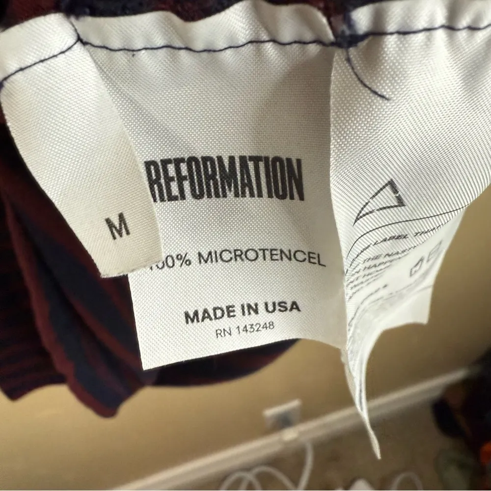 Reformation  Josephina Striped Size Medium Stretch‎ Tee Round Neck Shirt - Image 3