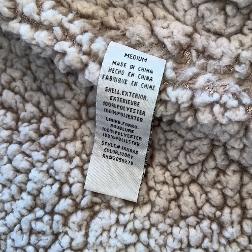 Thread and Supply Sherpa Vest Zip up pockets oatmeal collared neckline Medium - Image 11