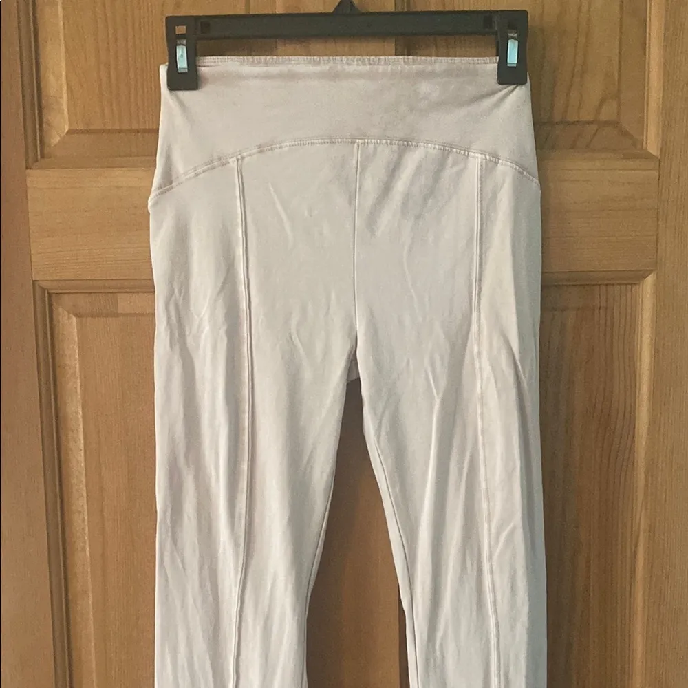 Urban Outfitters Out from Under Size Extra Small XS Pink Flared Yoga Pants - Image 3