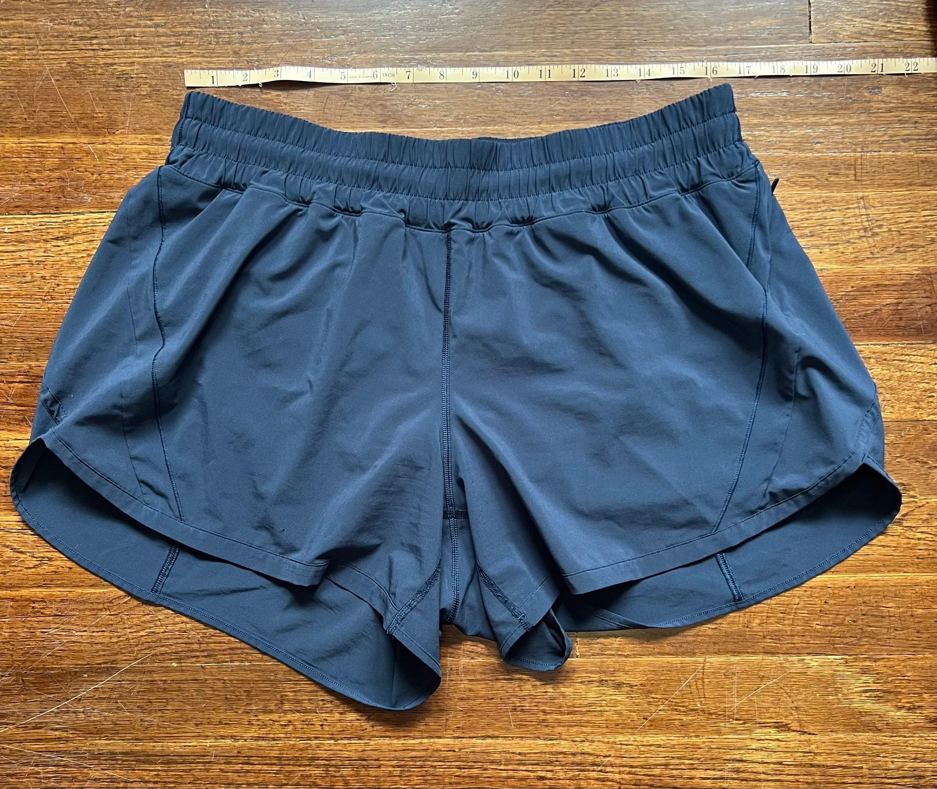 Lululemon Track That Mid-Rise Lined Short 5” - Image 3