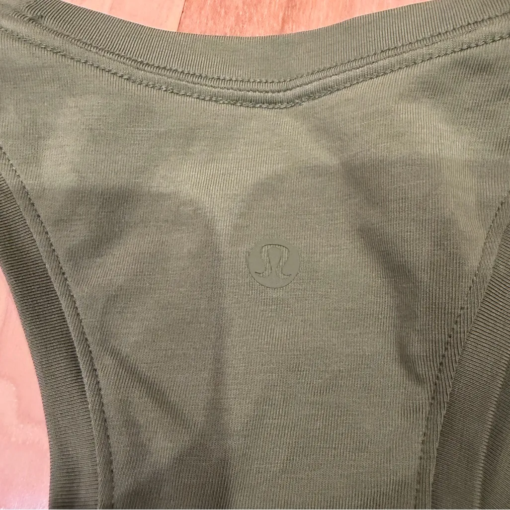 Lululemon Army Green Tank! Size 2! - Image 3