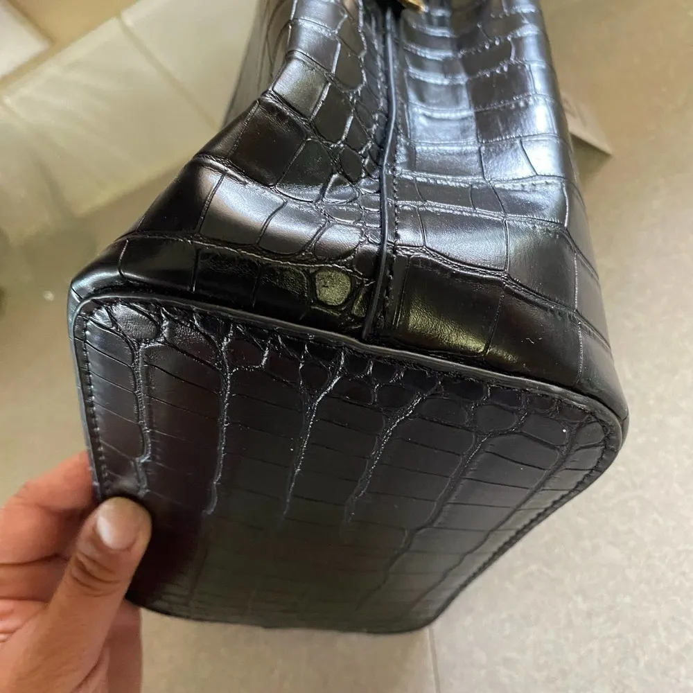 AOTA NEW Vegan Croc Embossed Elena Minimalist Quiet Luxury Preppy Bucket Crossb… Black - Image 8