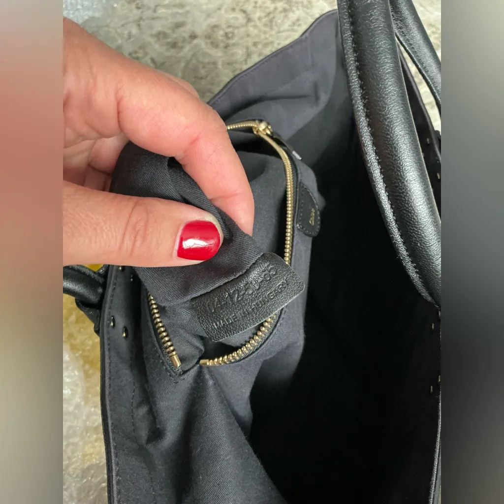 Authentic CHLOE spacious tote bag 🖤🤍🖤🤍 - Image 12