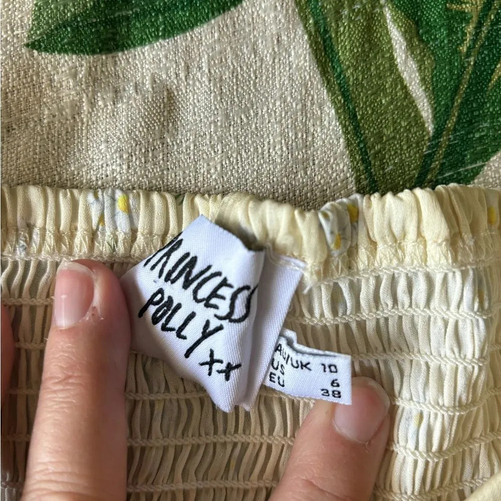 Princess Polly yellow floral short puff sleeve hook eye closure crop top size 6 - Image 4