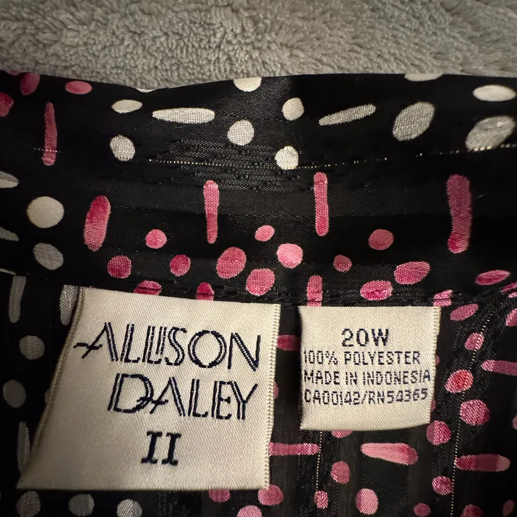 Allison Daley Black and Pink Blouse with Stylish Appeal - Image 2