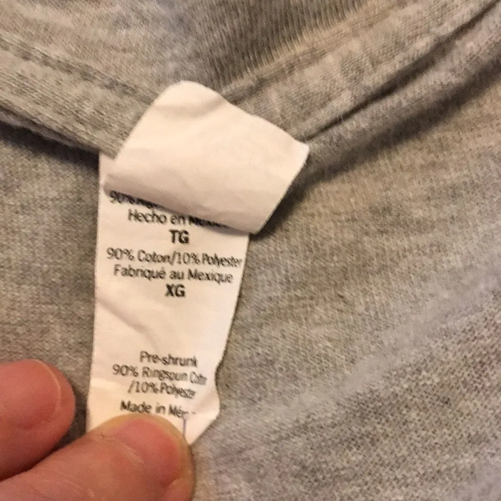 Kinky Boots Graphic Short Sleeve Top Gray Red Size M - Image 3