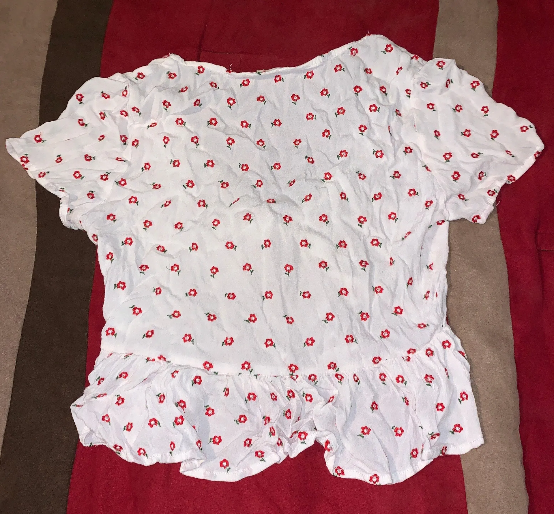Brandy Melville cute flower crop top - Image 2