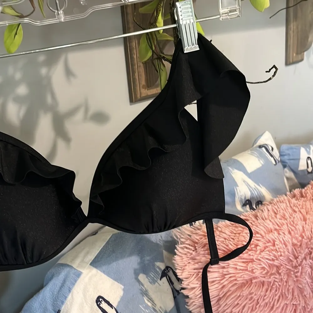 Black Ruffled Bikini Swimsuit Top Womens Large - Image 4