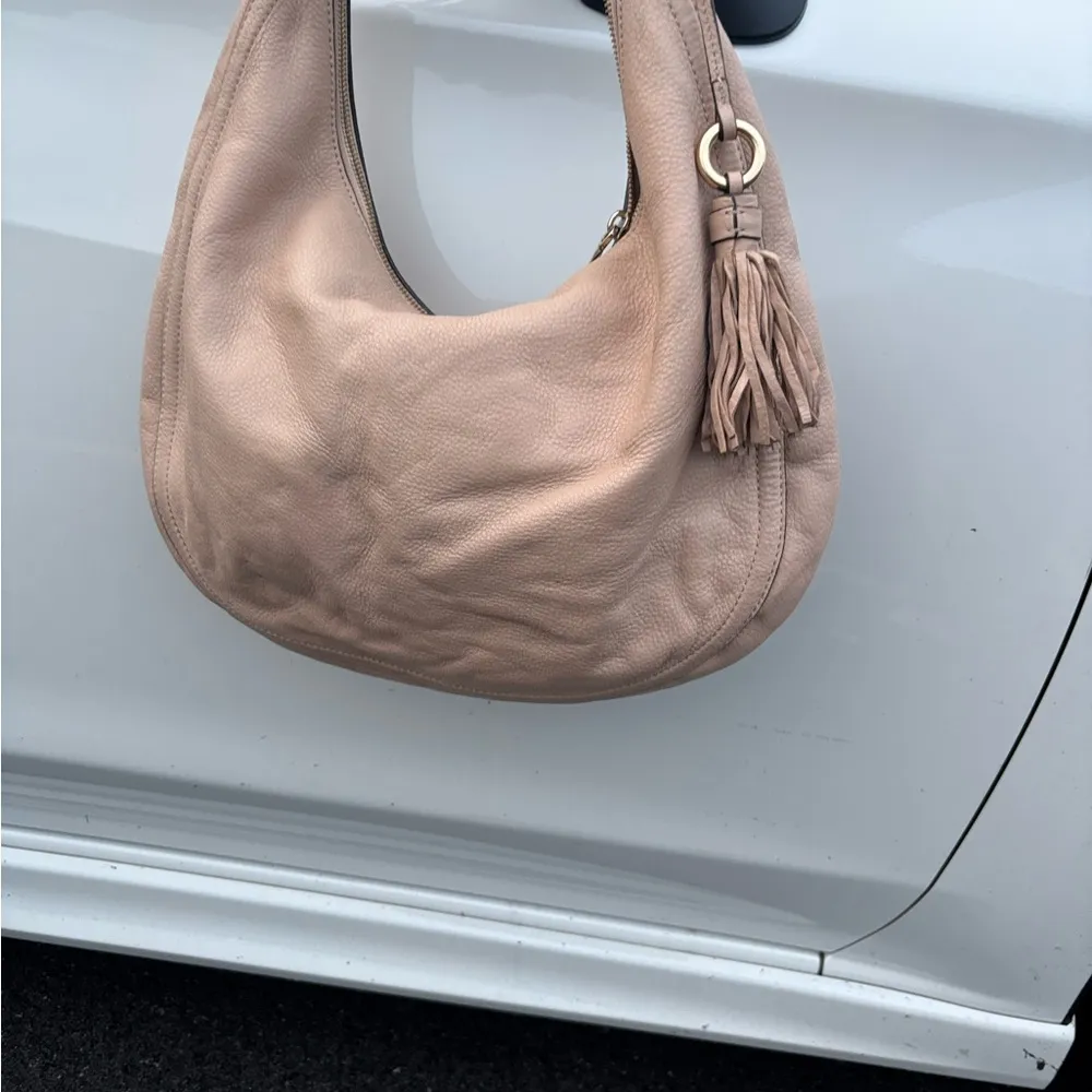 Michael Kors Elegant Tan Leather Hobo Bag - Image 12