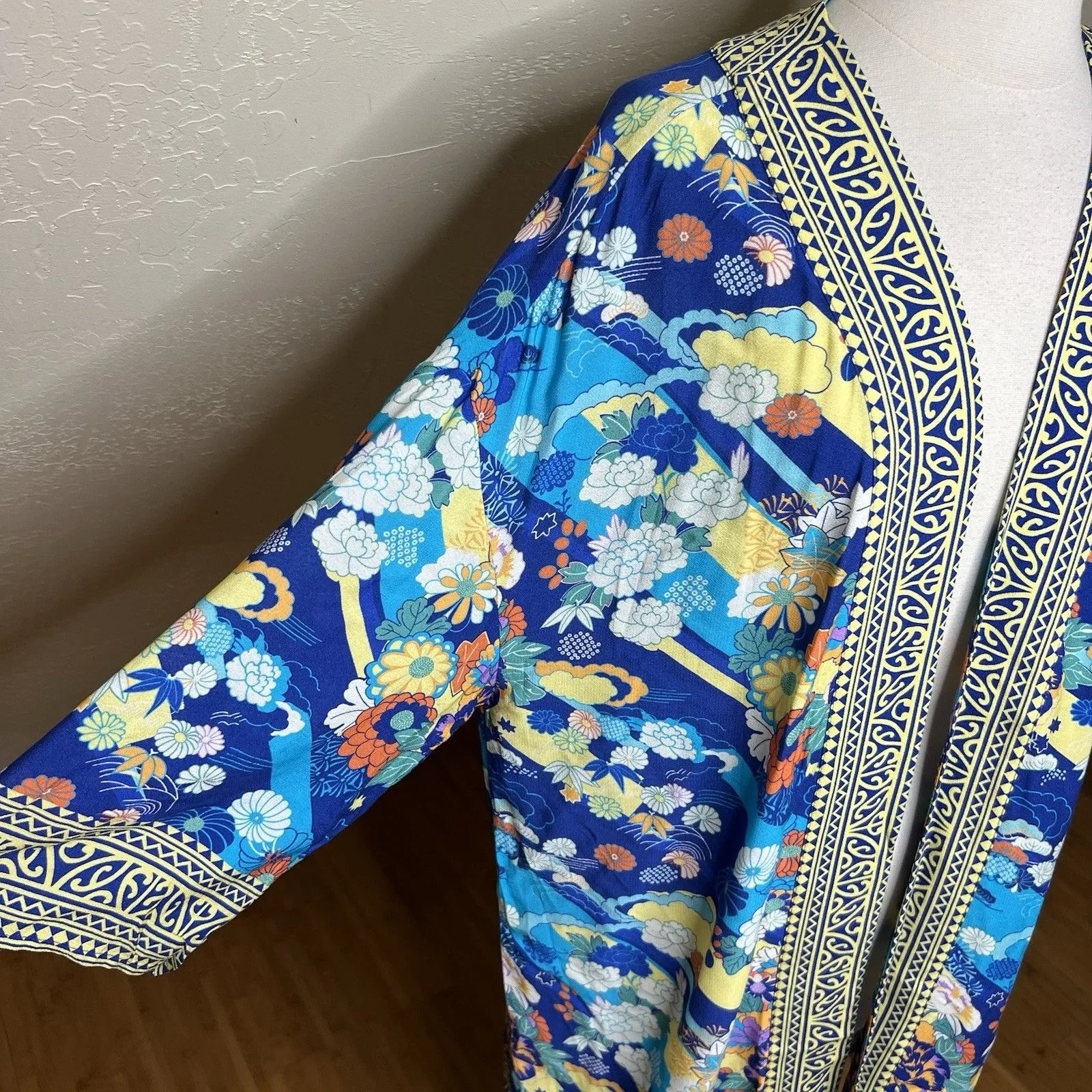 Soft Surroundings Topper Kimono S/M Royale Blue Pyrenees Vibrant Florals Boho - Image 8
