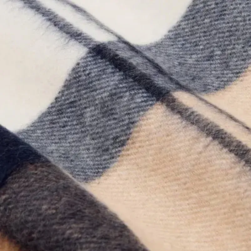 Barbour Tartan cashmere Wool Scarf NEW - Image 7