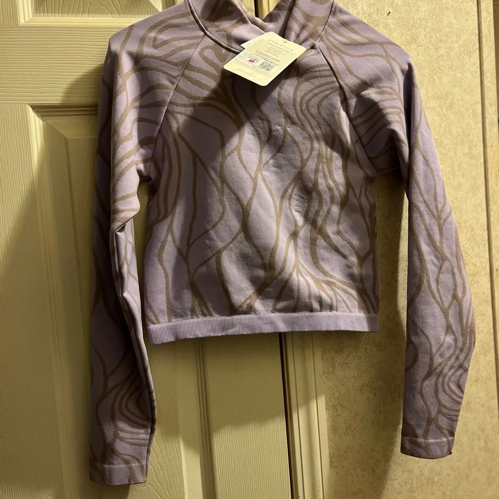 Fabletics Shirt - Image 3