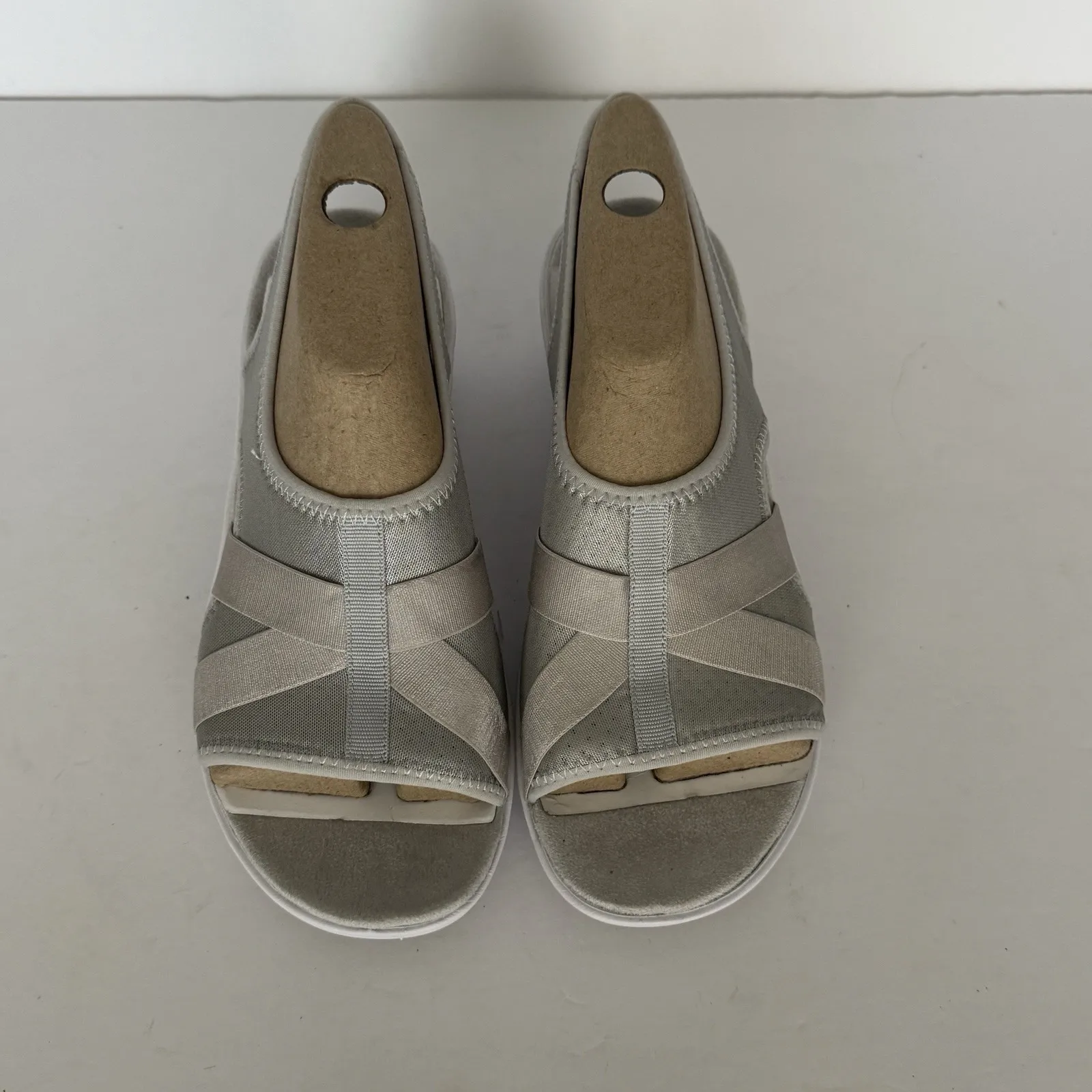 Easy Spirit Sandal Maize Slingback Women 8.5 W Gray Stretch Casual Wedge Neutral - Image 3