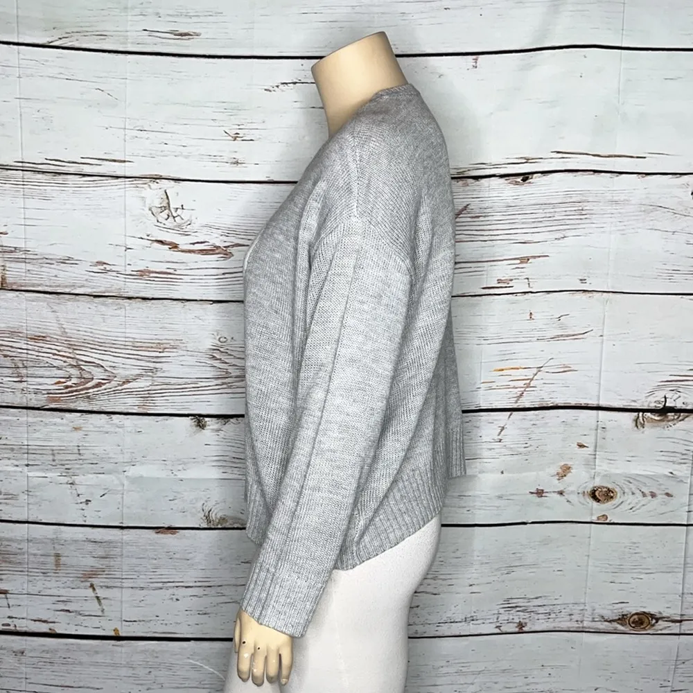 No Comment NWT Plus Size 2X Gray - White & Silver Embellished Skull Sweater Top - Image 2