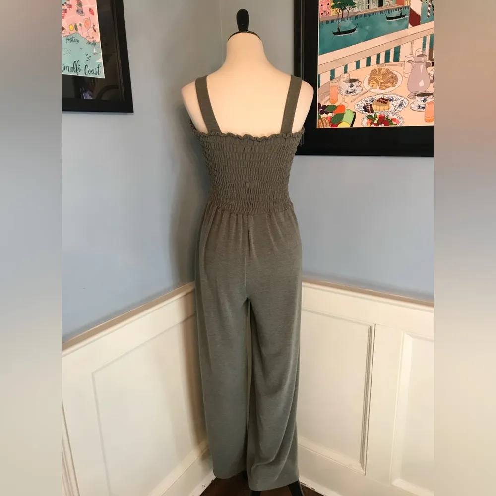 NWT Gray Sleeveless Smocked Top Wide Leg Jumpsuit Sz L Size L - Image 6